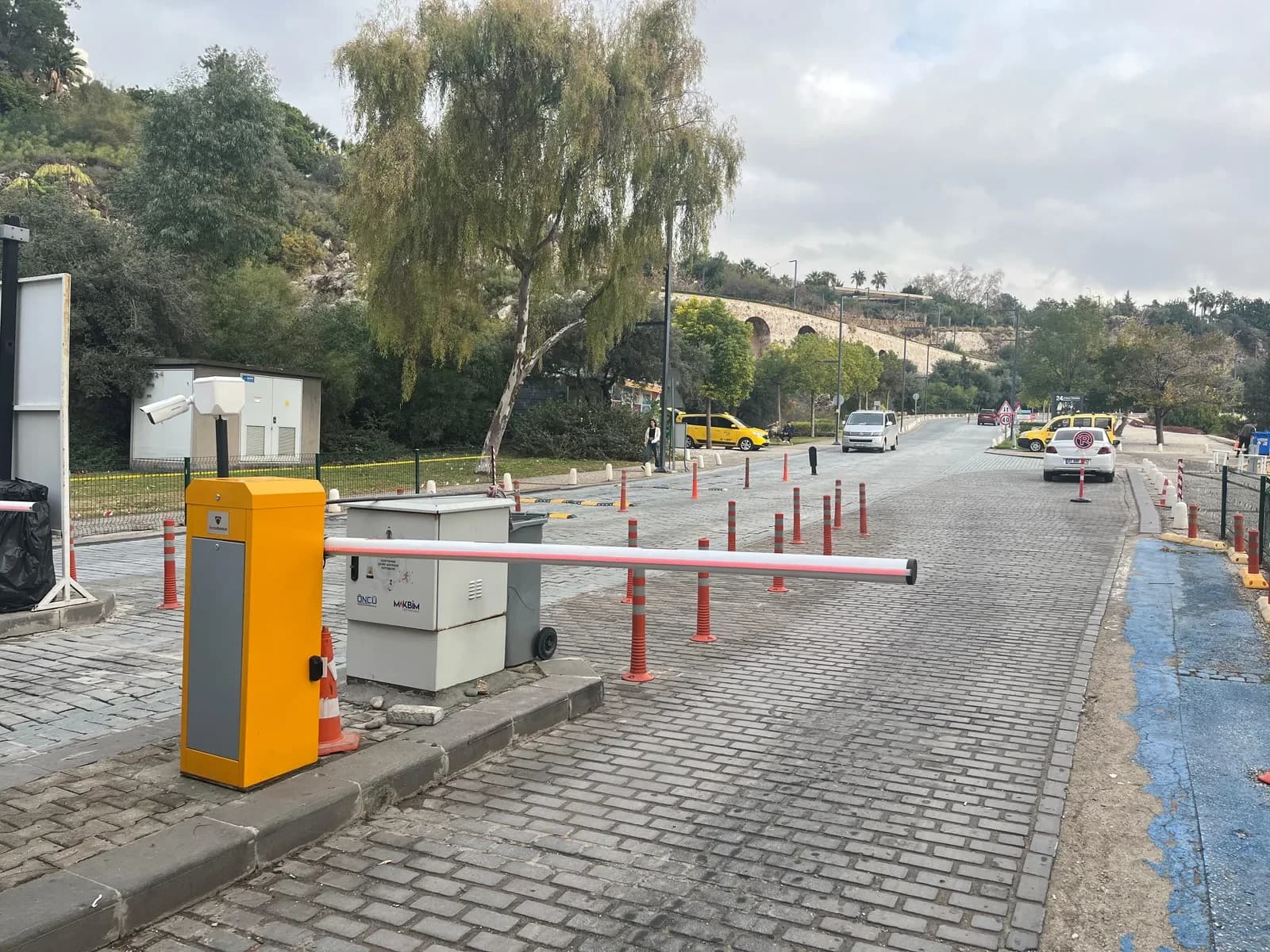 Taş Döşemeli Yol Kontrolü