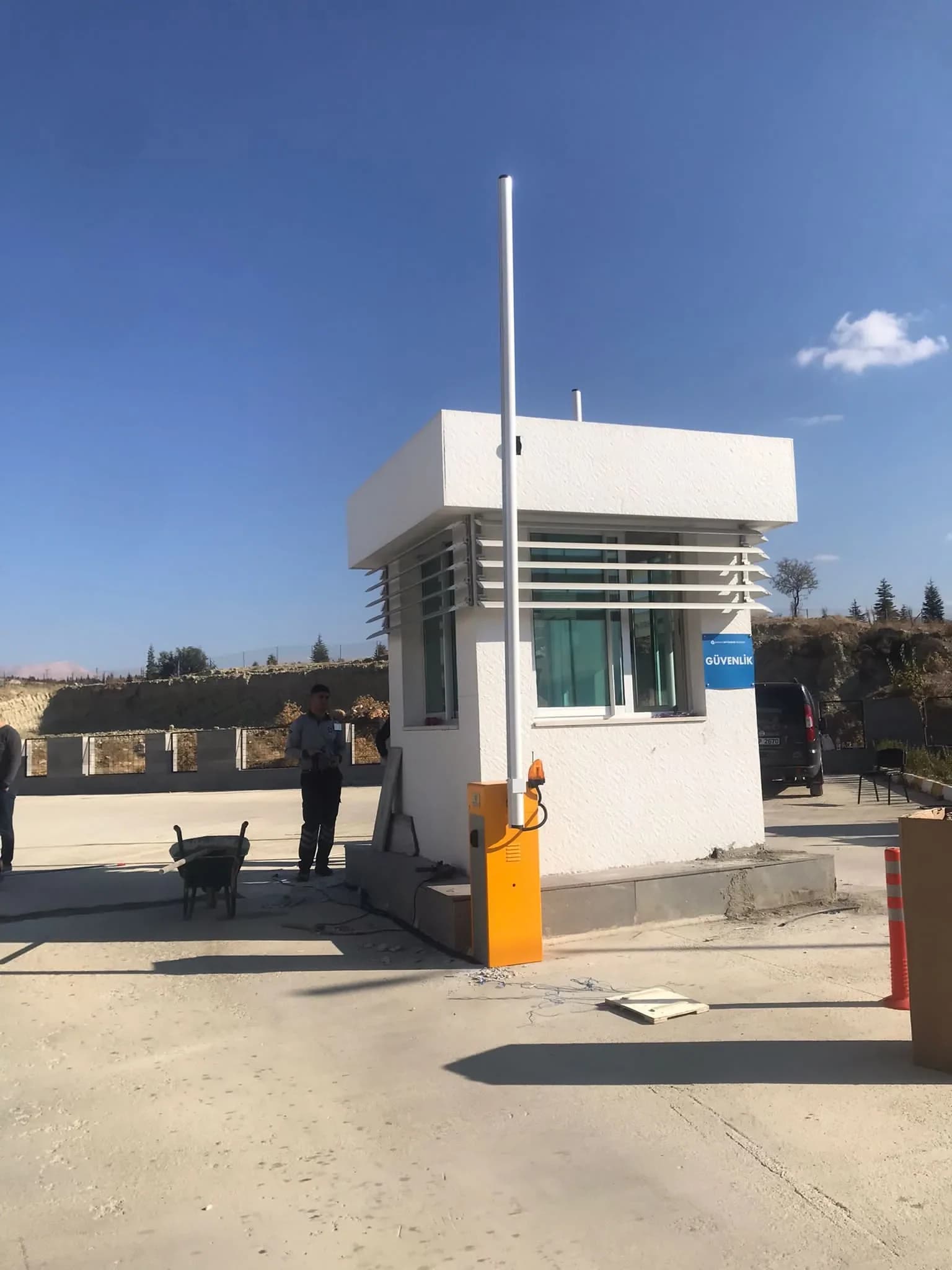 Kontrol Kulübeli Saha Girişi — 2. görsel