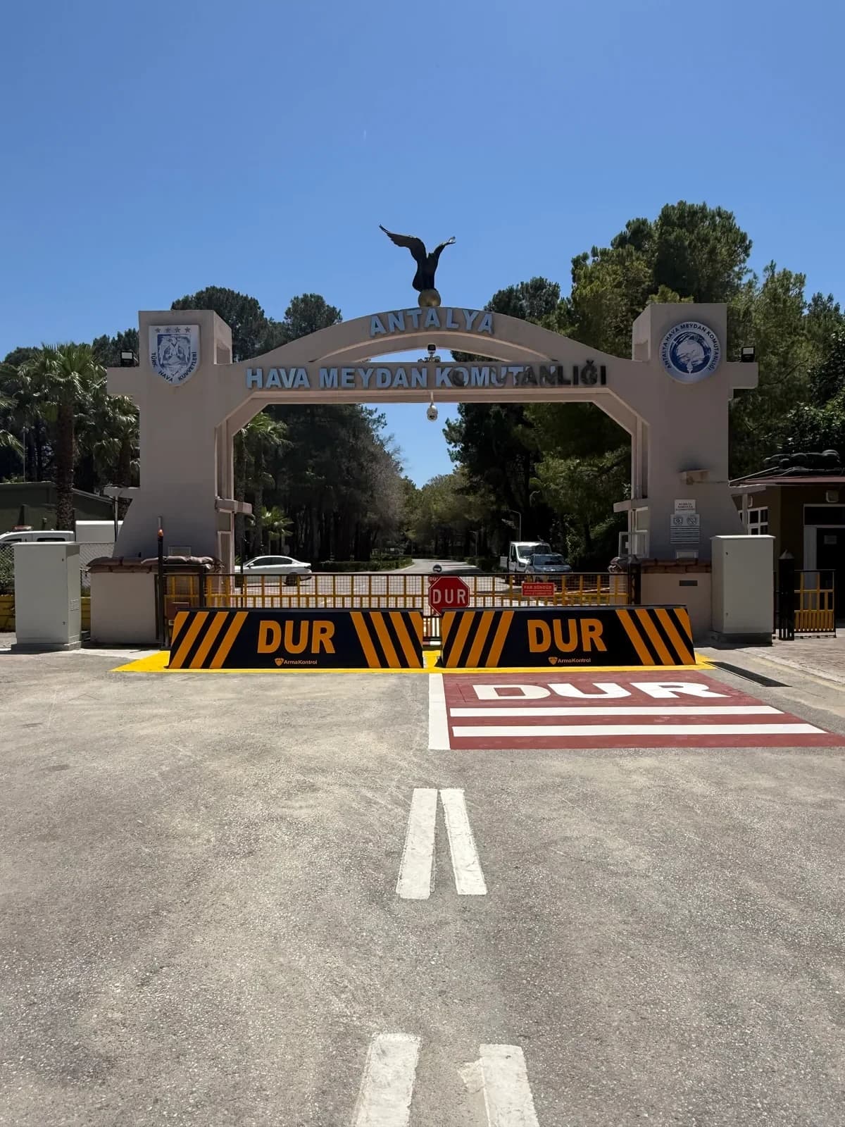 Antalya Hava Meydan Komutanlığı Girişi
